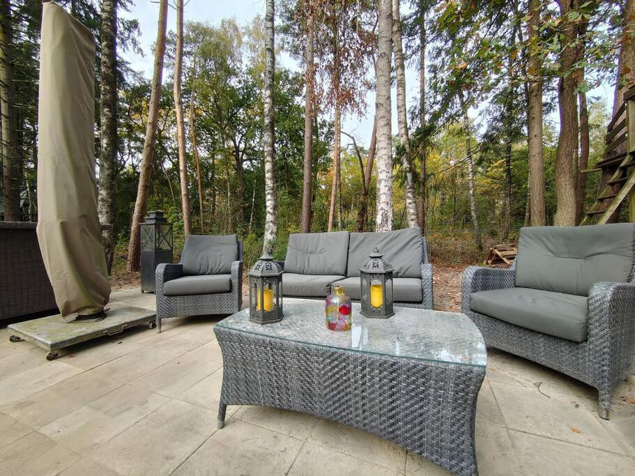 Kindvriendelijke Bungalow In Het Bos Bij Zwemmeer. Vilsteren Eksteriør bilde