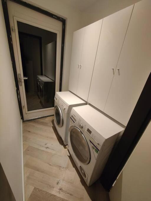 Kindvriendelijke Bungalow In Het Bos Bij Zwemmeer. Vilsteren Eksteriør bilde