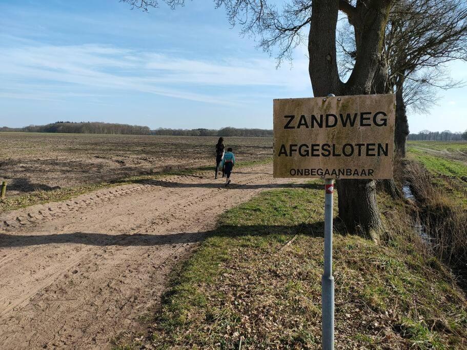 Kindvriendelijke Bungalow In Het Bos Bij Zwemmeer. Vilsteren Eksteriør bilde